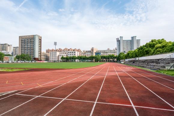 攝圖網_500406591_學校高考校園操場（企業商用）