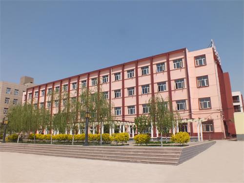  張家口工程技術學校升學與就業(yè)方便嗎？